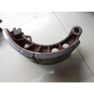 Chaussures de frein de voiture arrière/pièces de frein de qualité supérieure/étrier de frein en stock à vendre